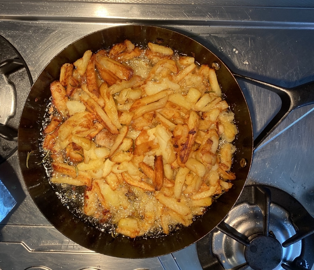 Patate fritte in padella