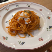 Pasta ristottata pomodoro burrata e basilico