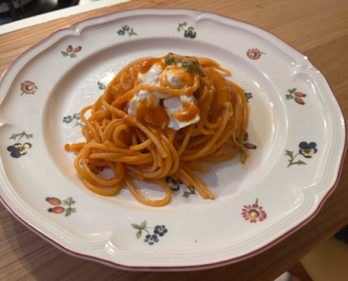 Pasta ristottata pomodoro burrata e basilico